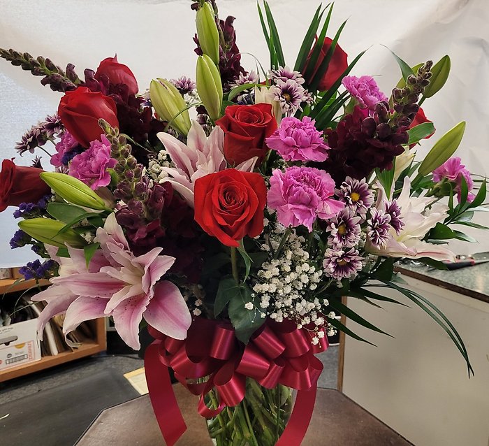 Mixed vase arrangement